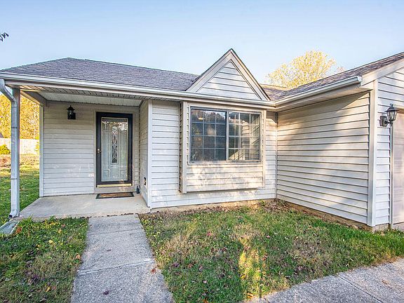 2nd image of 3402 W Woodhaven Dr