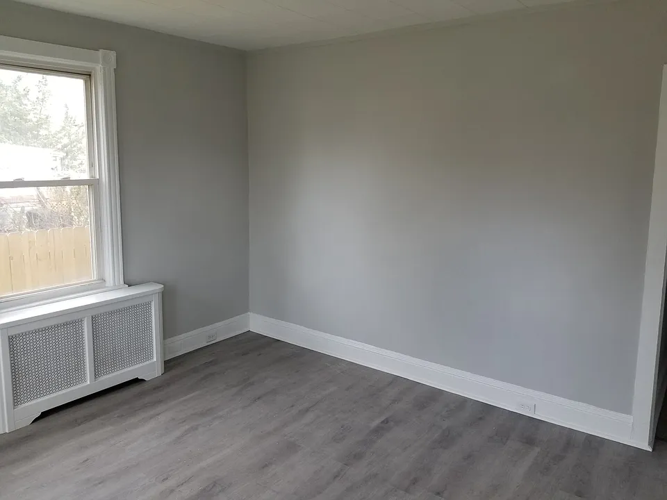 337 W Front St