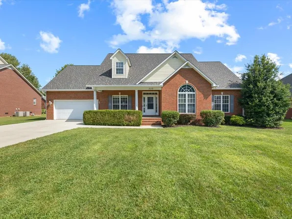 333 Brookside Dr, Cookeville, TN 38506