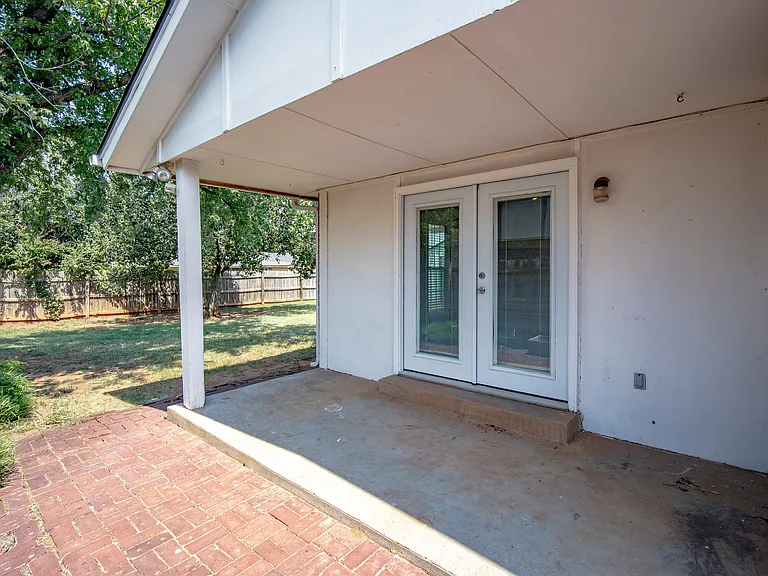 2605 Pennington Ave — Photo 16
