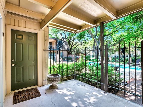 3rd image of 5310 Fleetwood Oaks Ave APT 133