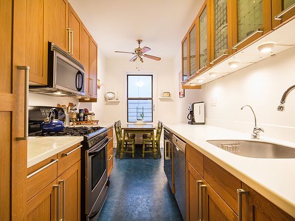 3rd image of 71 Ocean Pkwy APT 3H