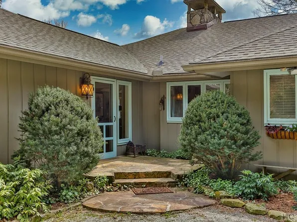 521 Azalea Lane, Cashiers, NC 28717