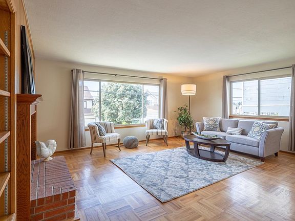 4th image of 371 Winwood Ave
