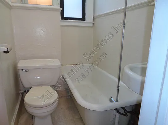 Rented by Zikos Realty Services | media 17