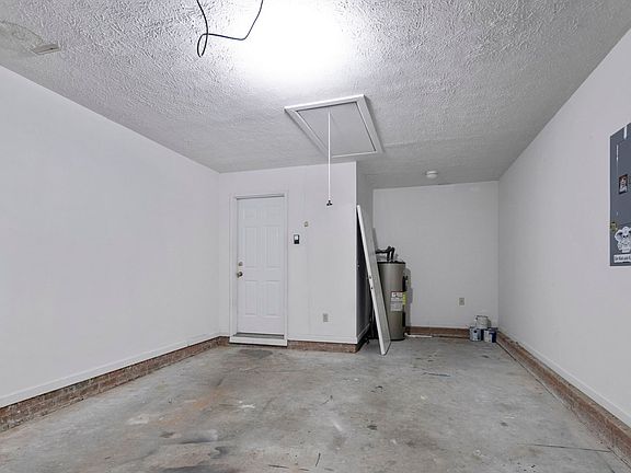 5th image of 442 Northwoods Dr