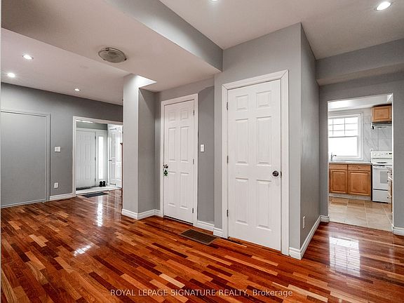 3rd image of 6 Trueman St