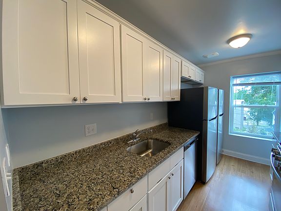 4th image of 1316 Geddes Ave #18
