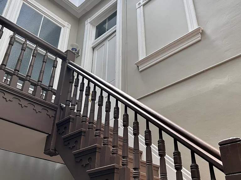 109 E 12th St #D — Photo 35