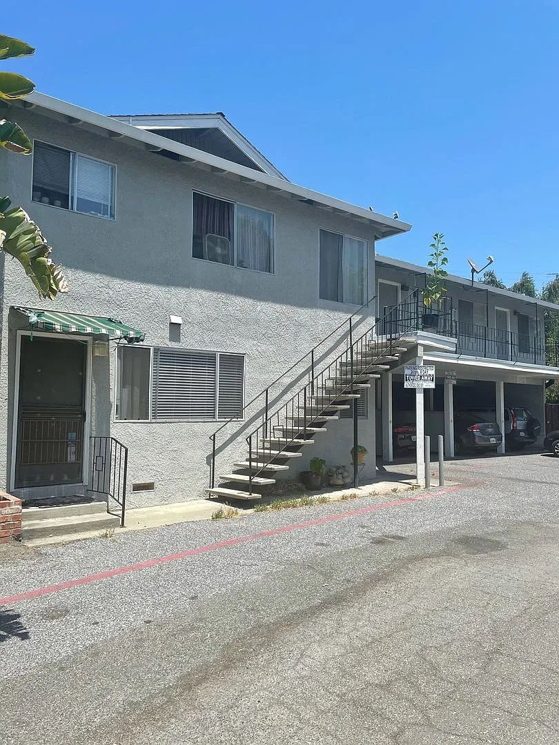 0537 - Francisco Ave. 1164 — Photo 1