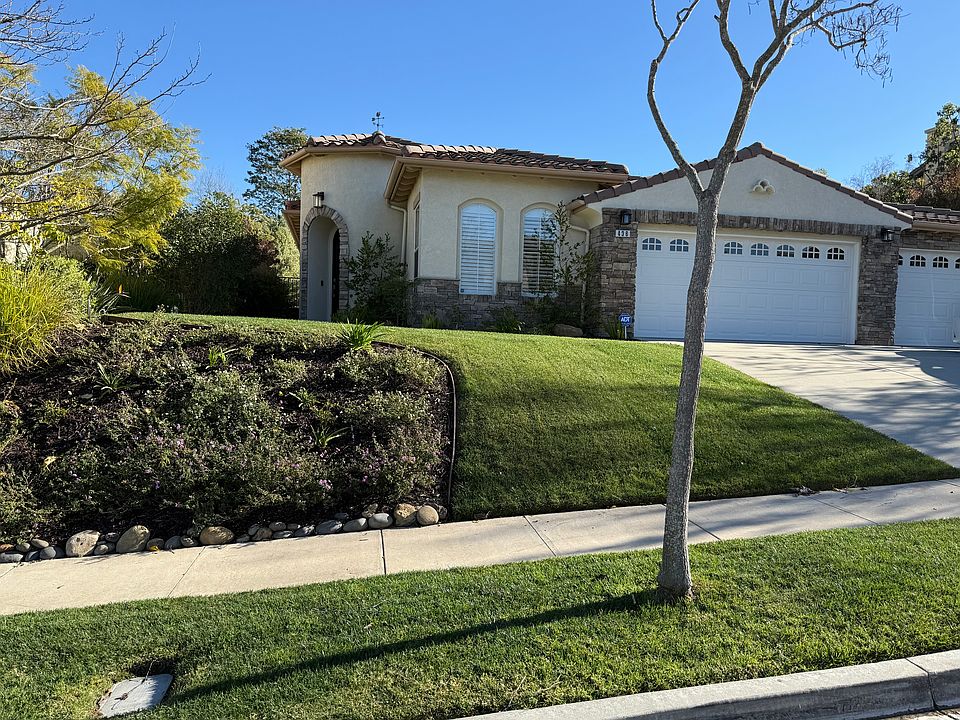 1st image of 436 Via Del Lago
