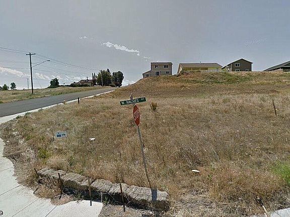 3rd image of 1600 W Naches Ave
