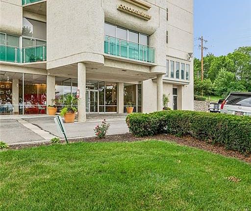 2nd image of 3838 Rainbow Blvd #1003
