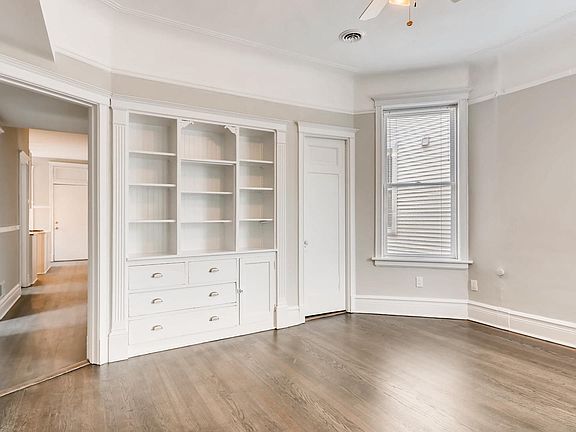 3rd image of 3043 N Kenmore Ave #3