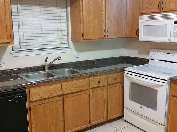 2nd image of 1025 S Country Club Dr