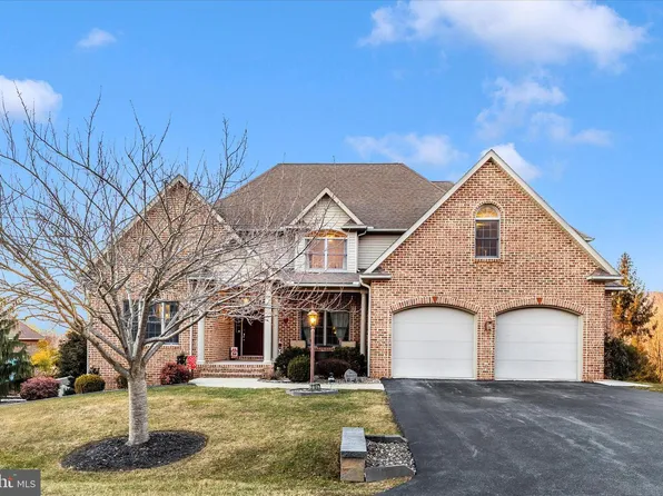 11067 Weatherstone Dr, Waynesboro, PA 17268