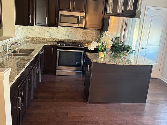 3rd image of 6540 Park Pointe Ct