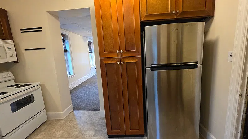 1 S Main St #4