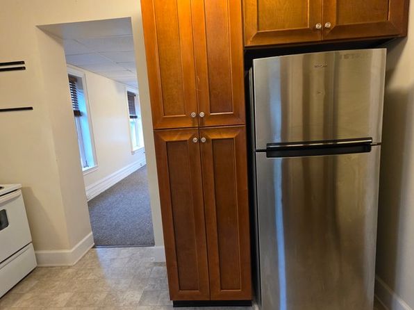 1 S Main St #4