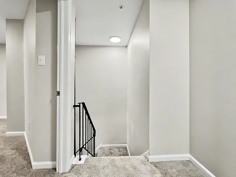 514-536 Crooked Ln — Photo 38