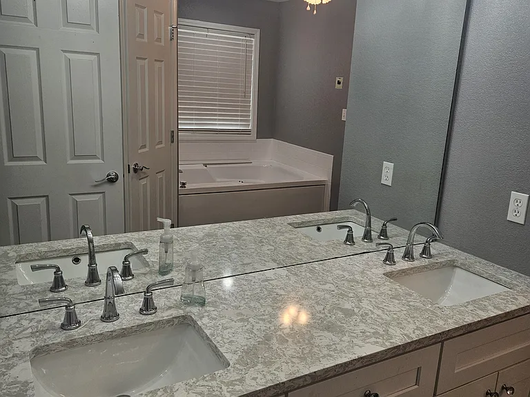 648 Racquet Club Dr #402 — Photo 8