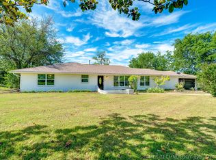 915 W Kings Rd, Ada, OK 74820