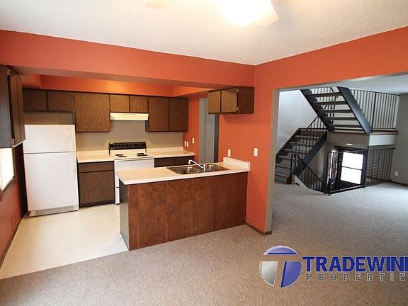 3rd image of 2106 Highwood Ave E