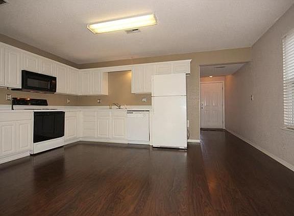 2nd image of 15527 48th St