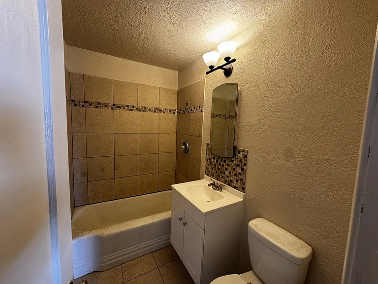 4220 Broaddus Ave — Photo 6