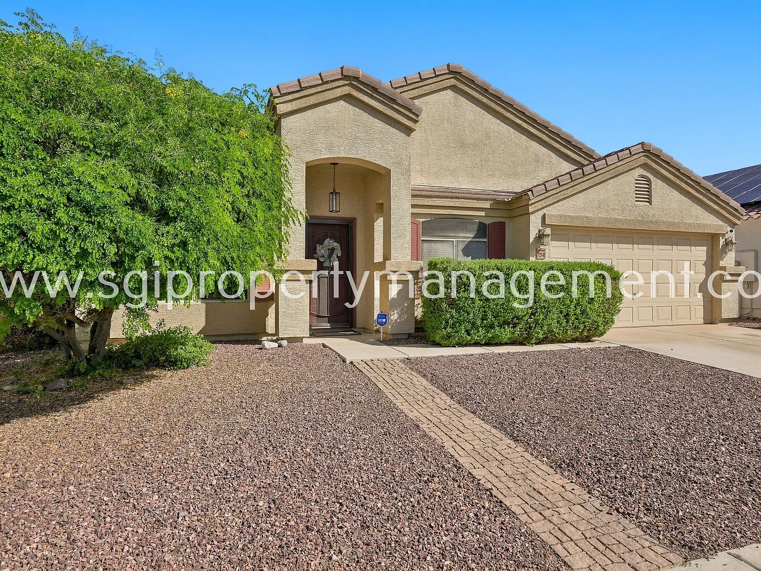 4-Bedroom Home Close To 303 Loop. — Photo 2