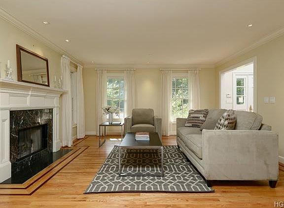4th image of 81 Tripp St