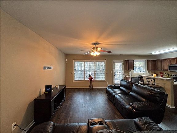 3rd image of 2687 Pointcrest Way