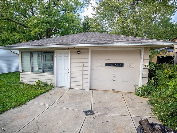 5th image of 12518 Kirton Ave