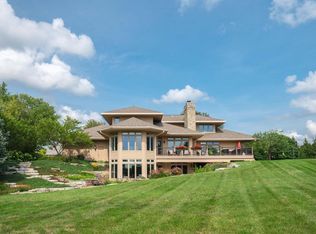 1801 E Bristlecone DRIVE, Hartland, WI 53029