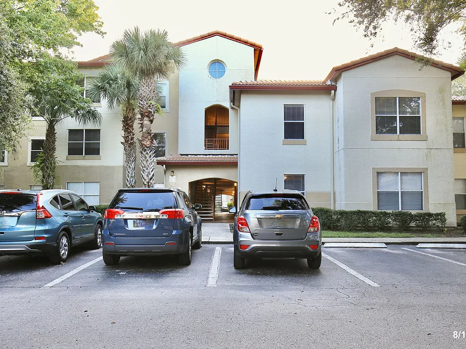 827 Camargo Way #207