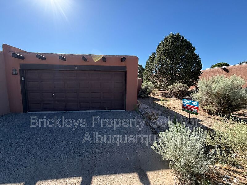 1st image of 2 Cochiti Trl