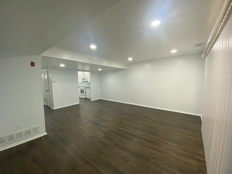 2225 Mulberry Ct — Photo 4