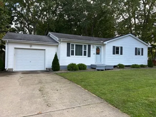 313 Boothby Dr, Girard, PA 16417