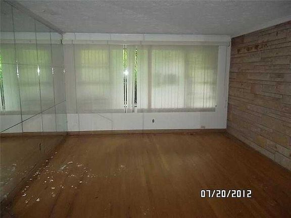 4th image of 4560 Forest Manor Ave