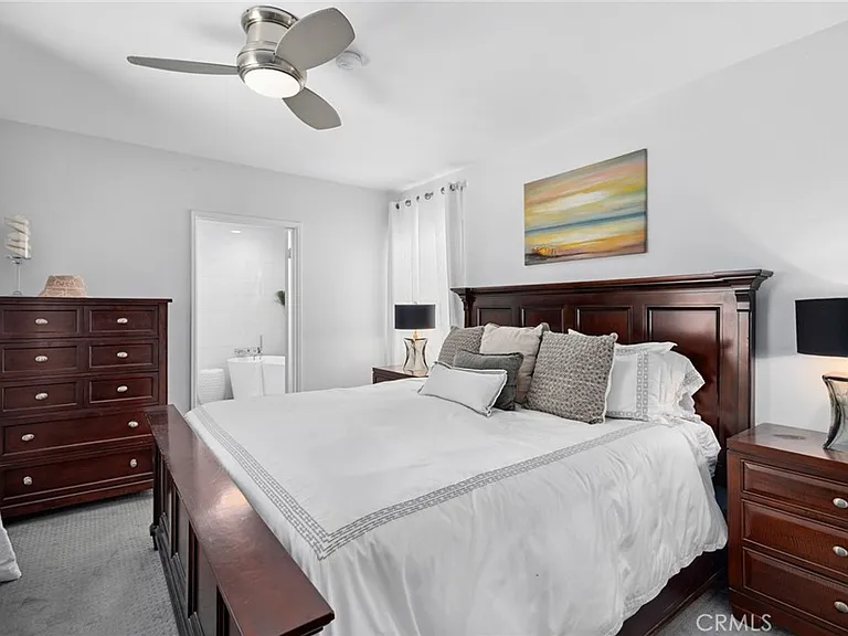2049 E Ocean Blvd — Photo 9