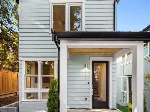 641 18th Avenue W, Kirkland, WA 98033