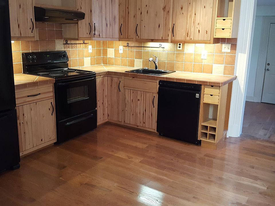 View of eat in kitchen