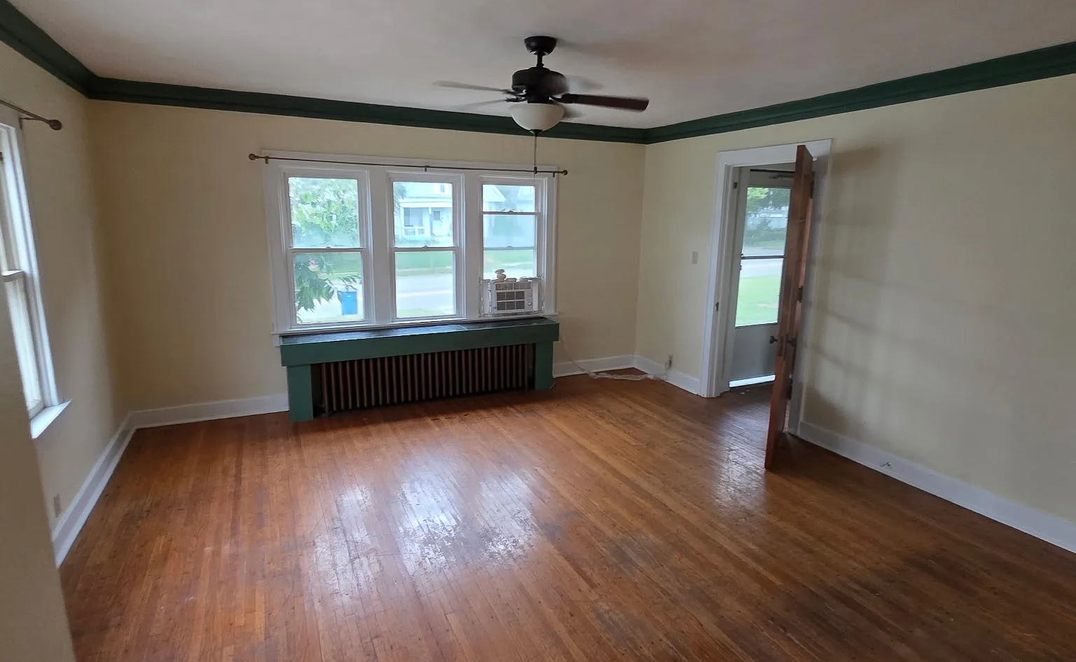 2 bed, 1200 sqft, $1,200 — Photo 4
