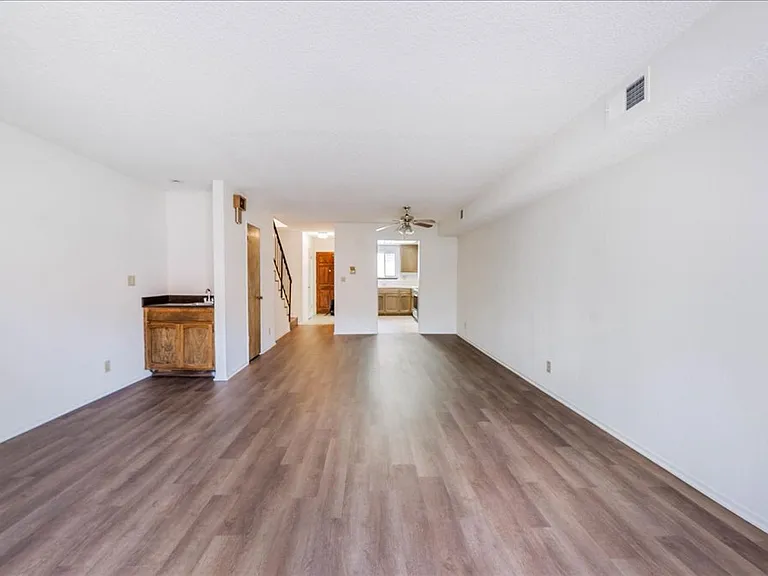 636 E Harvard Rd #C — Photo 12