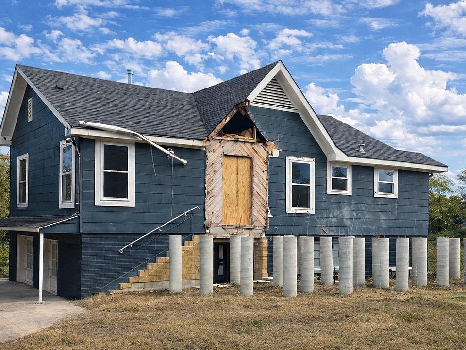 1st image of 611 Mathis St