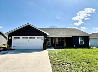 913 Hubbell St, Richmond, MO 64085