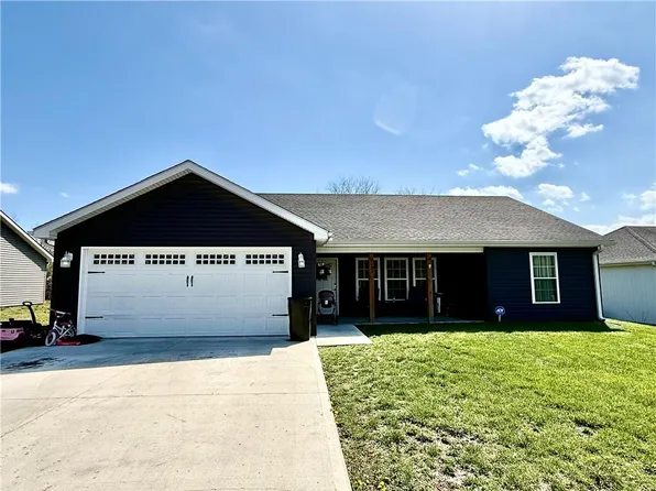 913 Hubbell St, Richmond, MO 64085