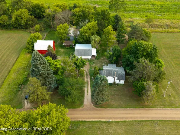 1307 W Marshall Rd, Saint Johns, MI 48879
