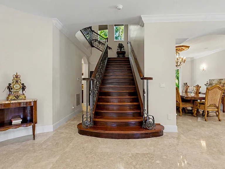 860 E Park Dr — Photo 22