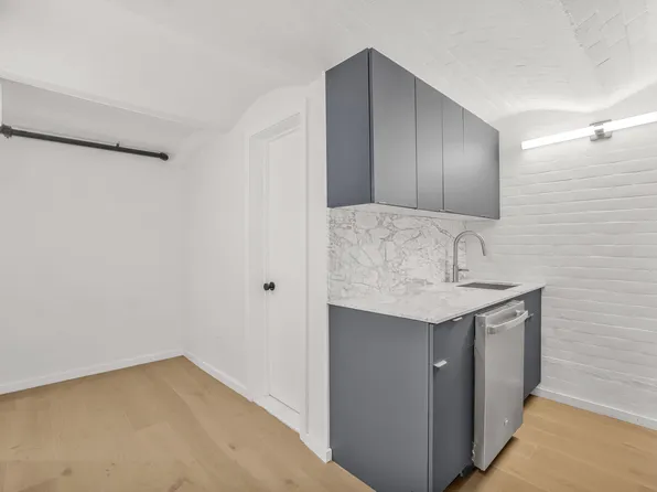 2 West 16th Street image 5 of 8